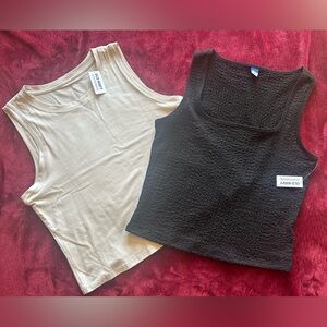 Two Old Navy Women's Black and Cream Tank Tops